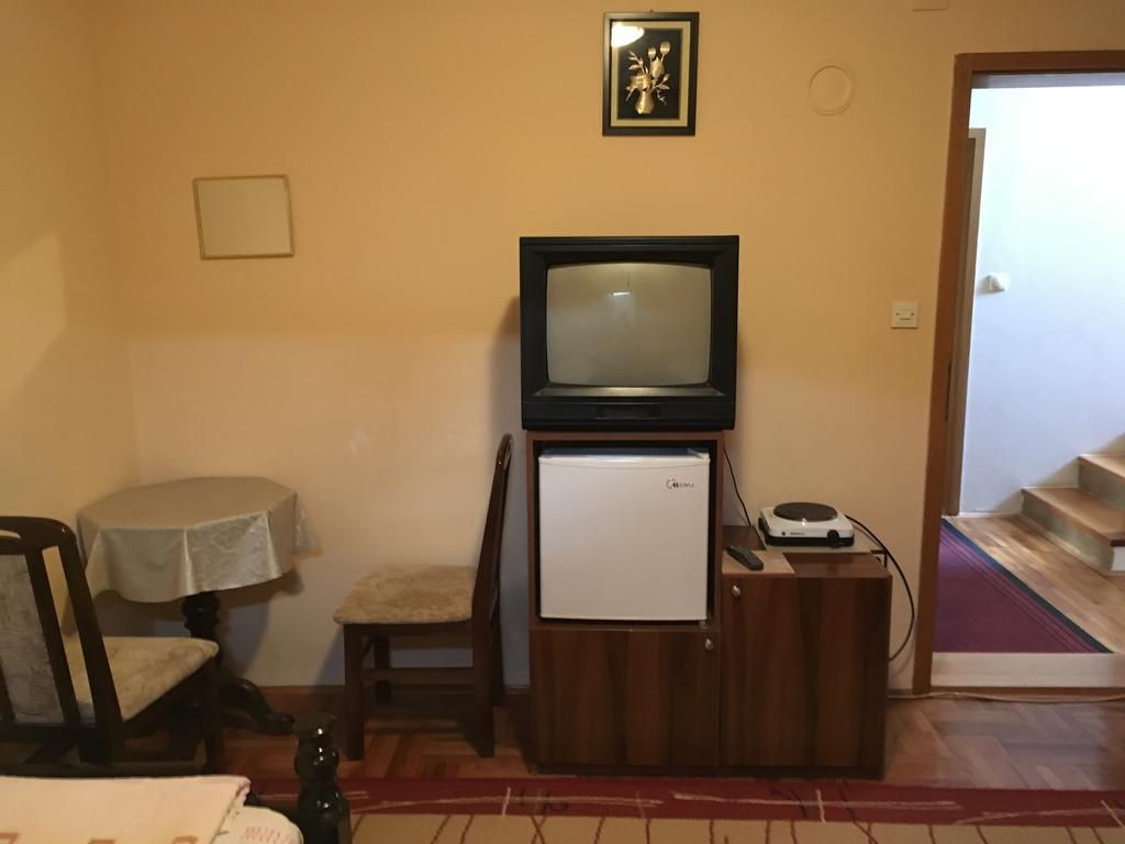 Pansion Velickovic Apartment Niska Banja Bagian luar foto